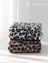 Fur fabric swirly fluffy tumbling Hopi Wool dog clothes making fake fur Winter Fabric Petite Leopard 2 types